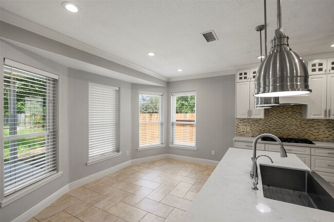 Building Photo - 6214 Pebble Canyon Ct