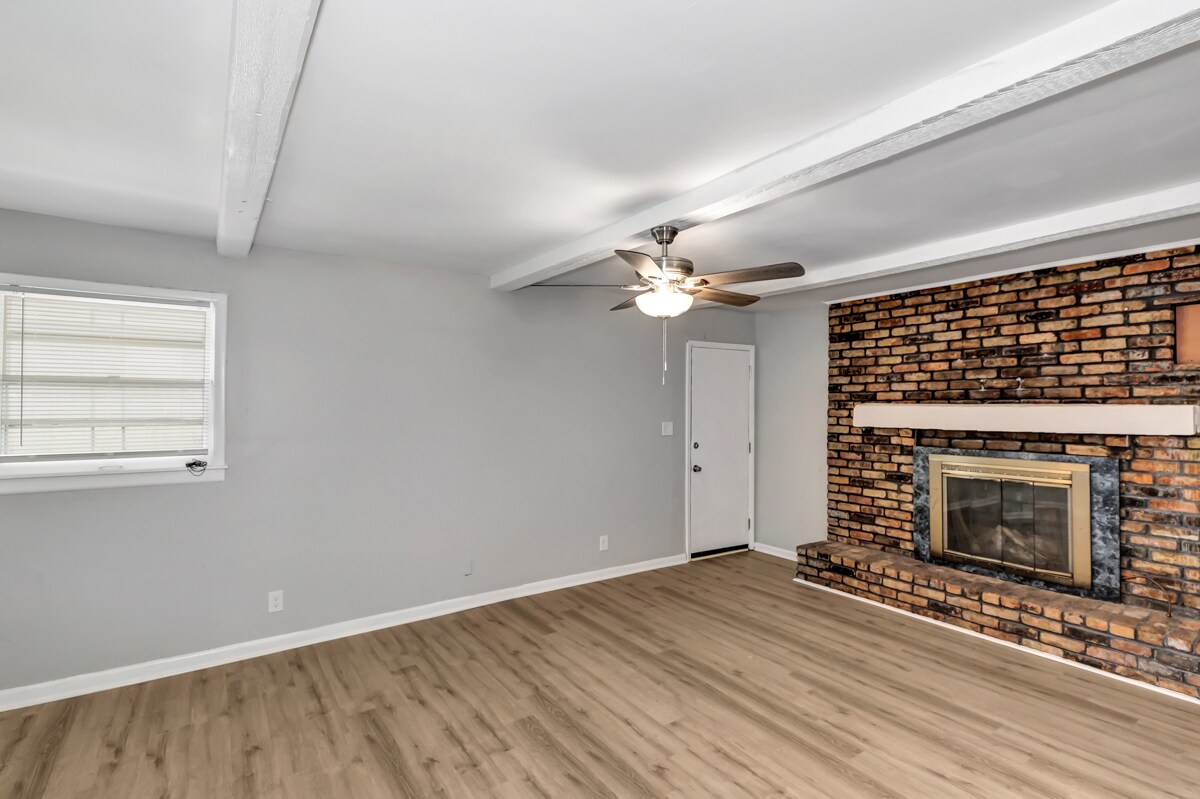 Building Photo - 4318 Balwin Dr SW