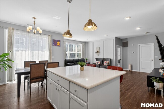 Building Photo - Charming 3BR Townhome in Highland Park