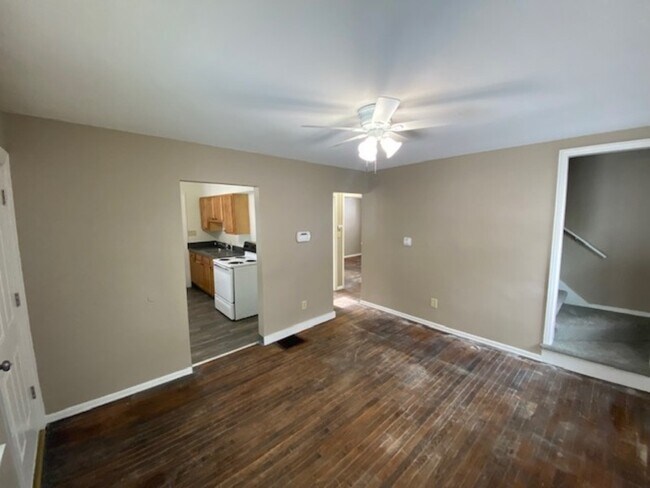 Building Photo - 2629 Grasmere Ave