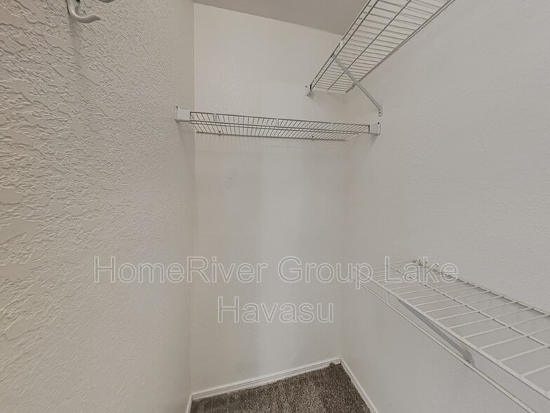 Building Photo - 3060 Ironwood Dr