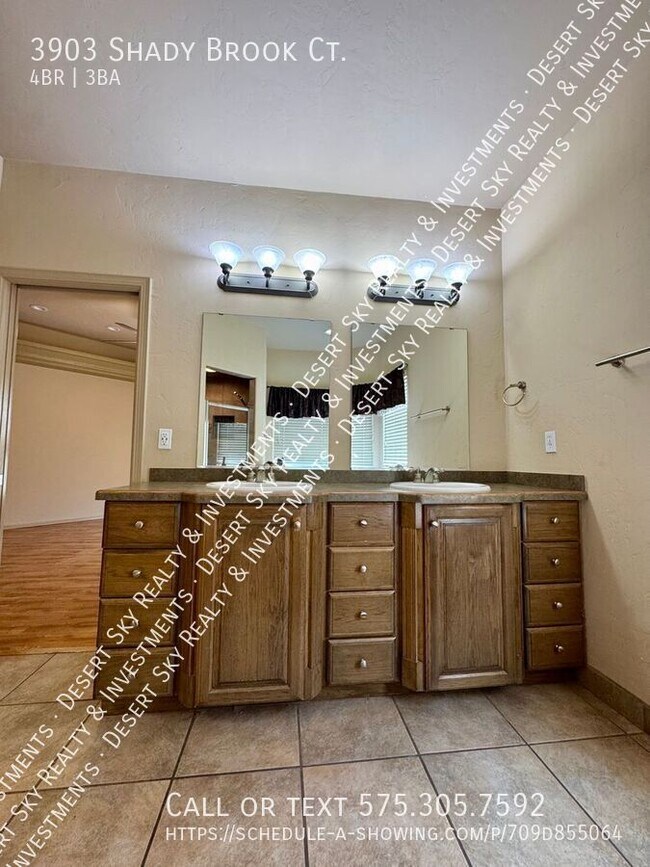 Building Photo - 3903 Shady Brook Ct