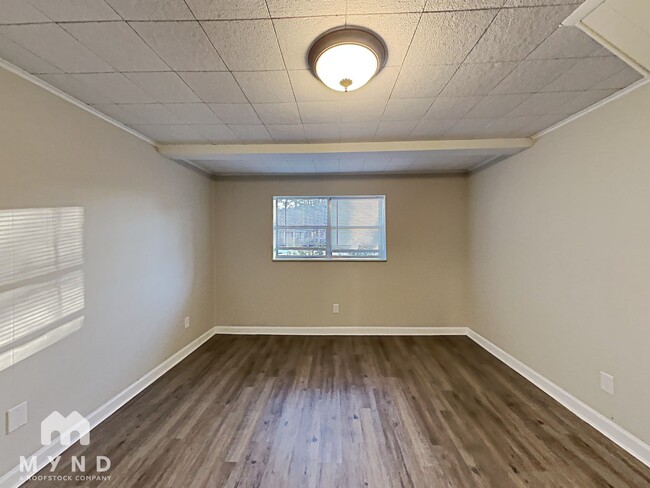 Building Photo - 5170 Hickory Dr NE