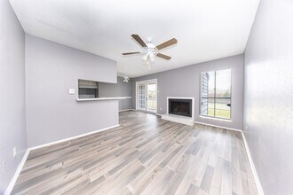 Building Photo - 13480 S Thorntree Dr