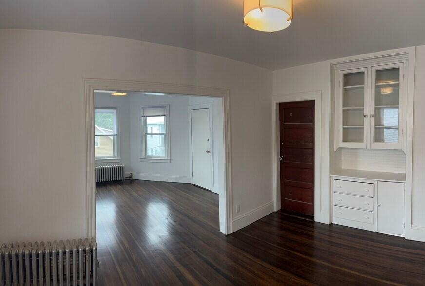 Building Photo - 71 Ayrault St