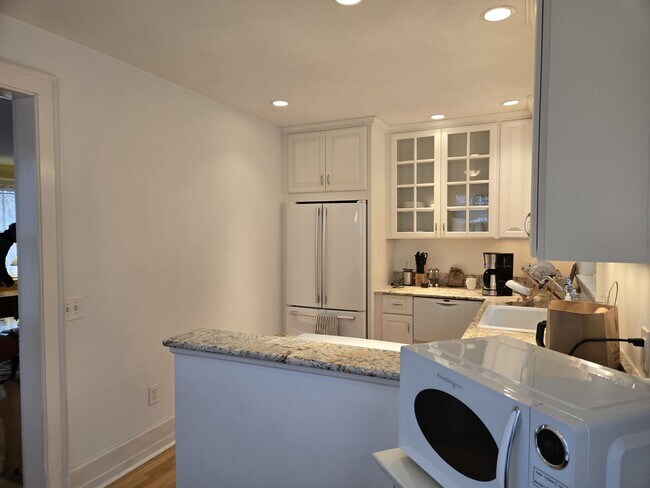 Building Photo - 25 Langdon St