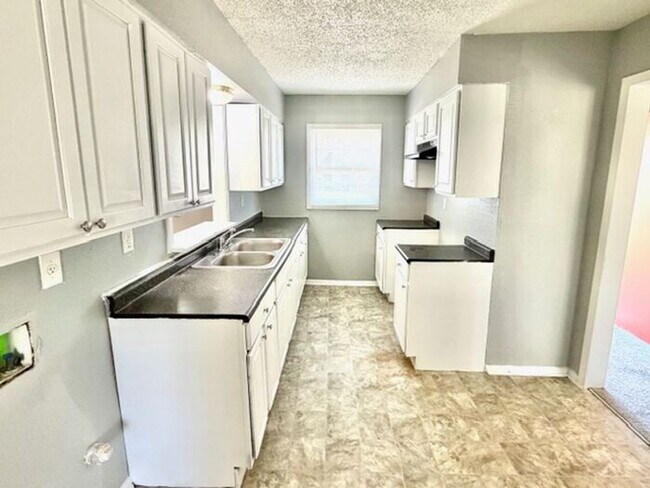 Building Photo - Renovated 3 BR home in the Frayser area, Now Available!