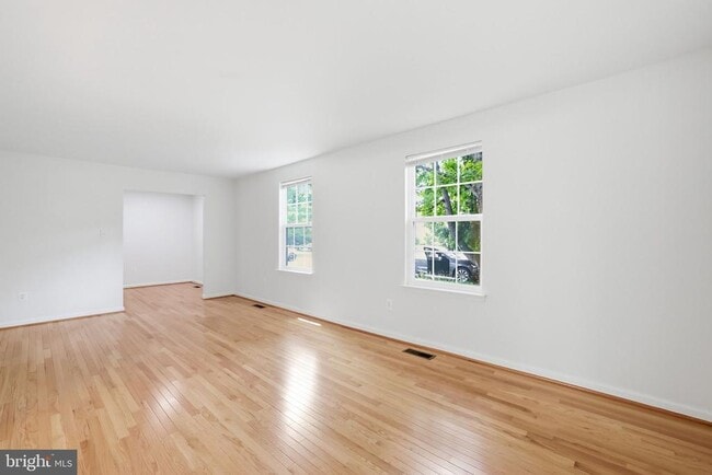 Building Photo - 9113 Bramble Bush Ct