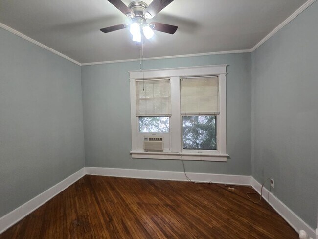 Building Photo - Charming Historic 2BR Apartment with Garag...