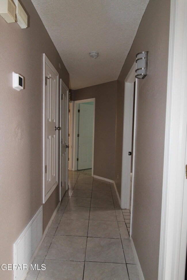 Building Photo - 14032 Lago Seco Dr