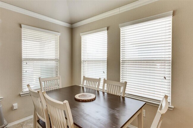 Building Photo - 255 Callaghan Dr