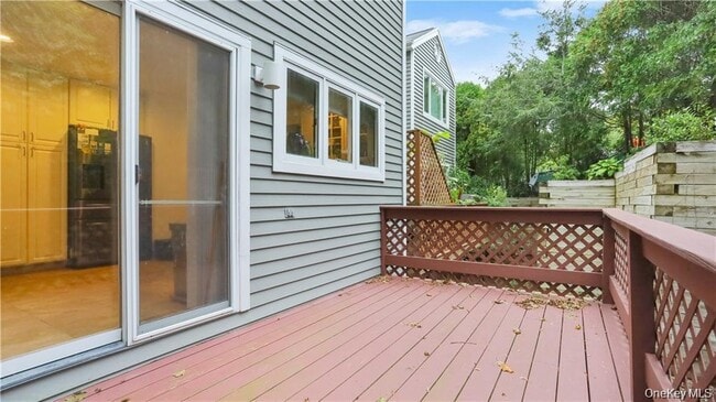 Building Photo - 4 Pinewood Cir
