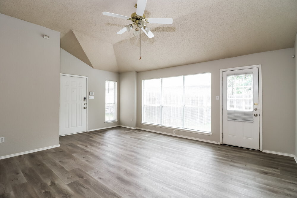 Building Photo - 10662 Flamewood Dr