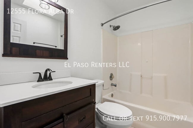 Building Photo - 12555 Flora Alba Dr