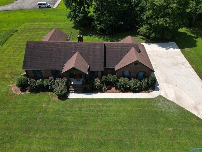 Building Photo - 120 Roy Dr