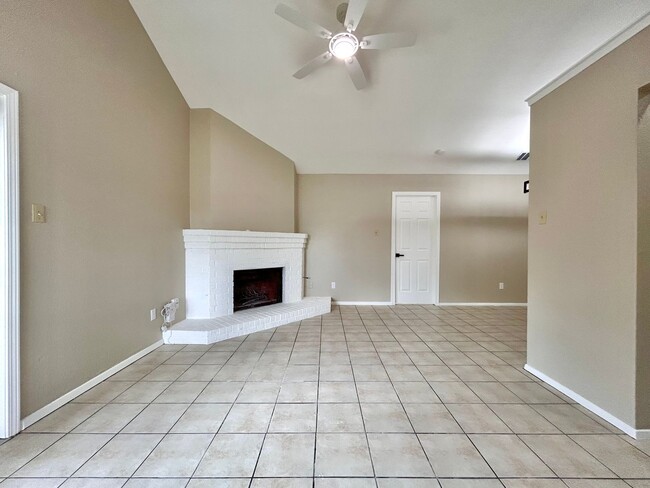 Building Photo - 510 Greenlawn Blvd