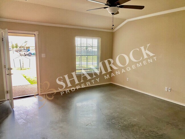 Building Photo - Foxborough Duplex