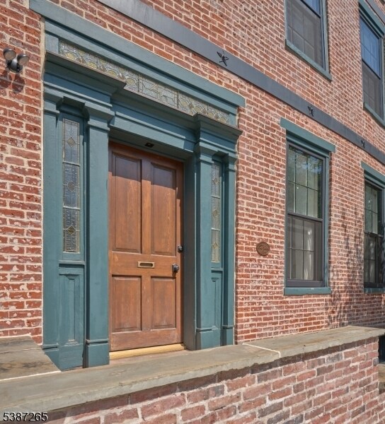 Building Photo - 46 York St