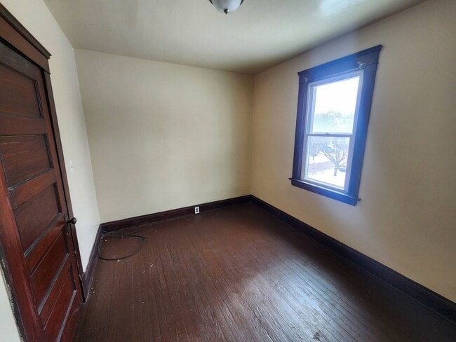 Building Photo - 2954 E 67th St