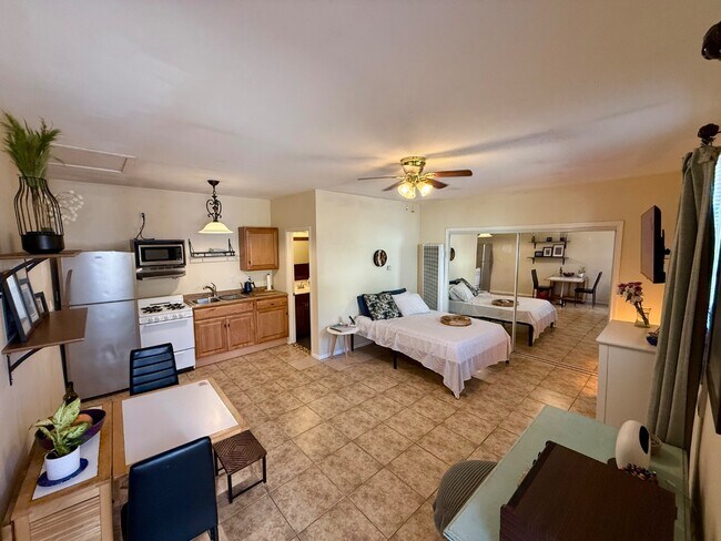 Building Photo - 7102 Mohawk St