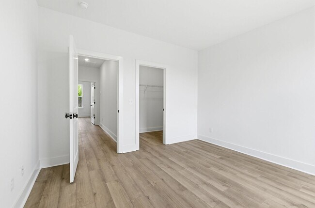 Building Photo - NOW AVAILABLE AT NEARWATER!!