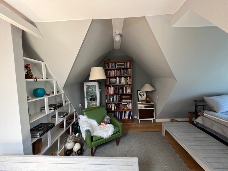 Optional Contiguous Room - 16 Crooked Mile Rd