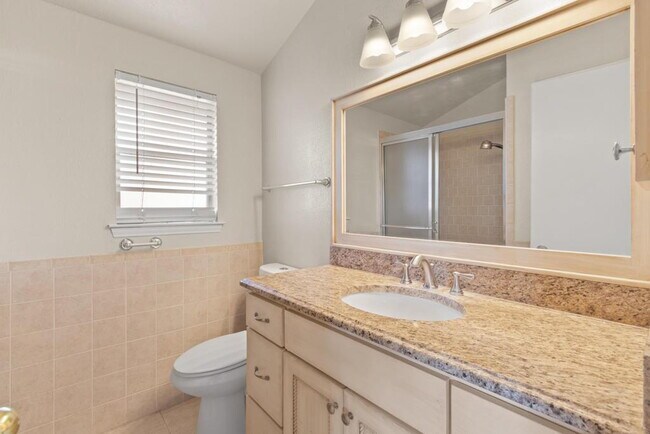 Building Photo - 926 Agua Caliente Dr