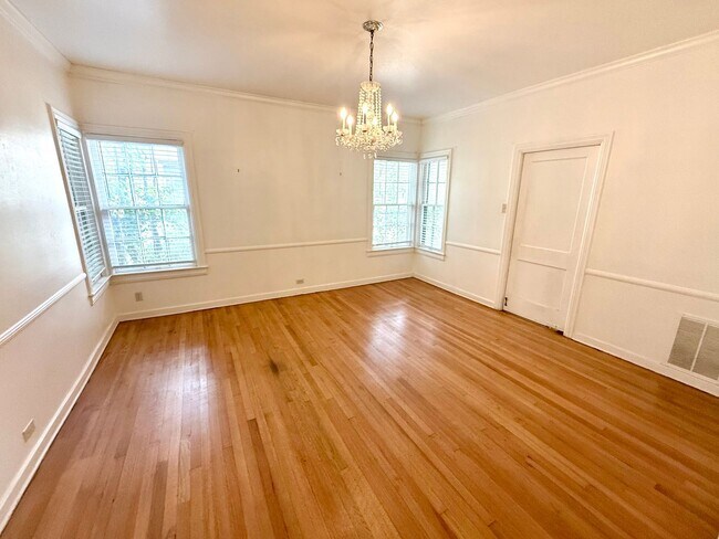 Building Photo - Historic Charm Near Woodlawn Lake! 3 Bed, 2 Bath Home with Hardwood Floors