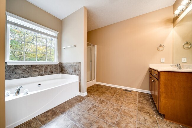 Building Photo - 107 Havenwood Ct