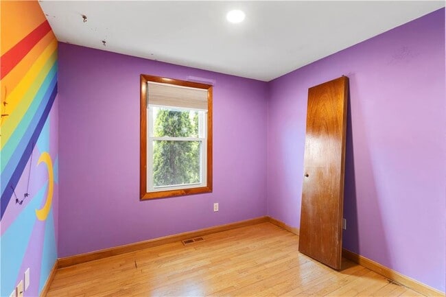 Building Photo - 32 Lawnacre Dr