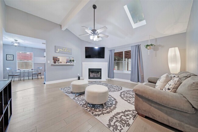 Building Photo - 6003 Weisinger Dr