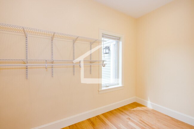 Building Photo - Brand New 3,500 Sq. Ft. Luxury Townhouse in Oak Square w Built In Garage! 1st & Security Only, La...