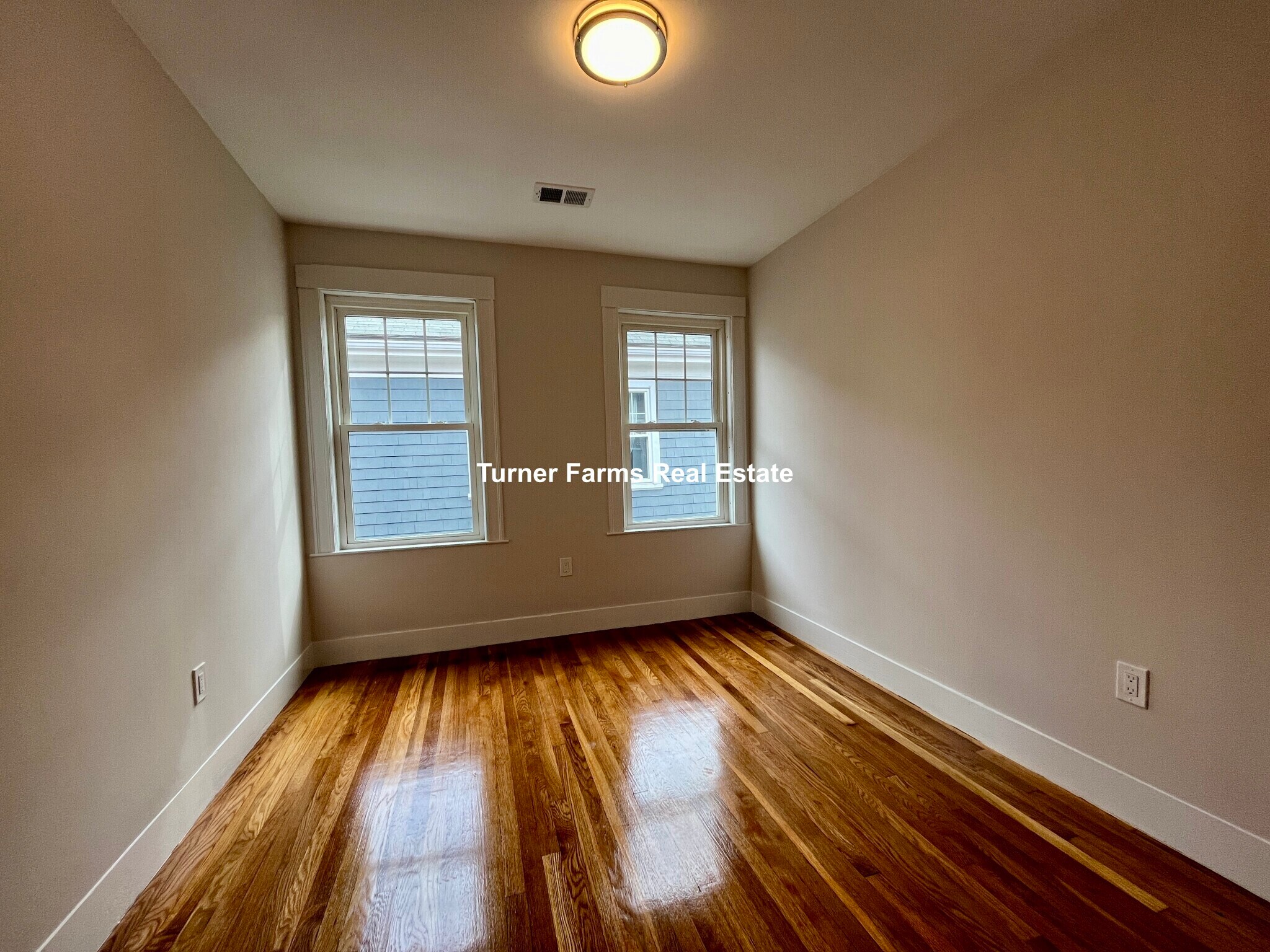 Building Photo - 72 Belden St