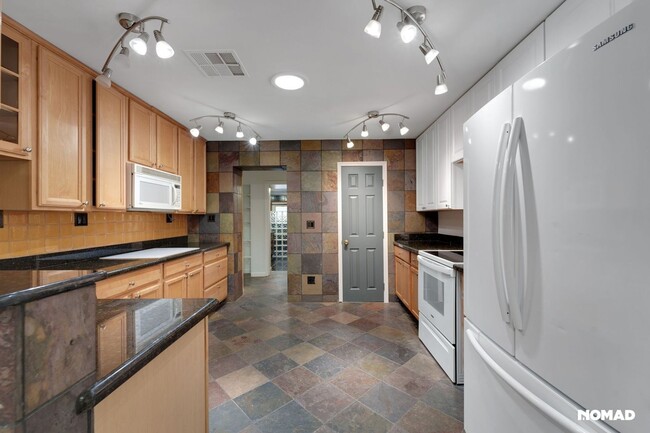 Building Photo - Spacious 3BR House in Phoenix