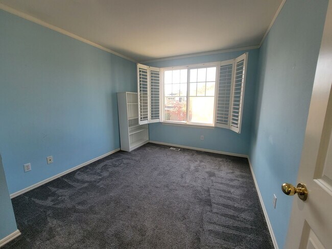 Building Photo - Charming Sammamish Home | 3 Bed + 2.5 Bath