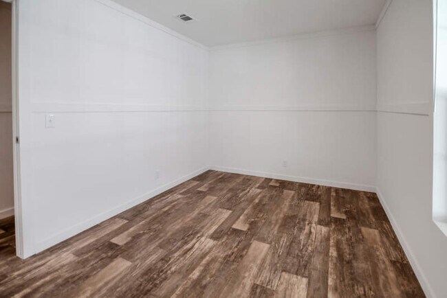 Building Photo - 1447 Whispering Pnes Lp