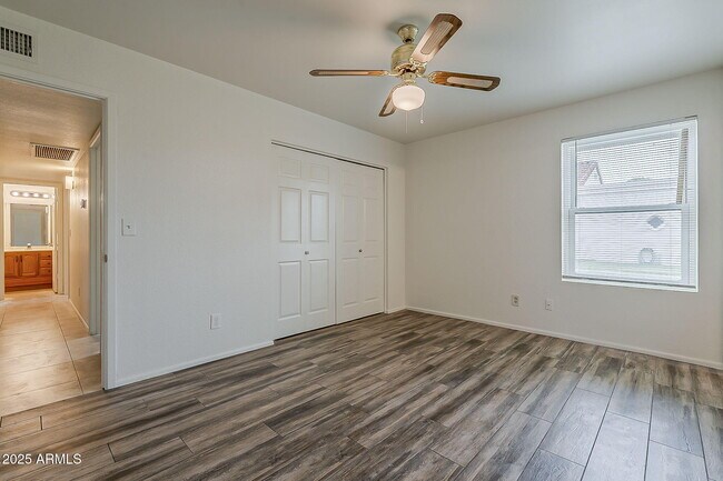 Building Photo - 5136 E Evergreen St