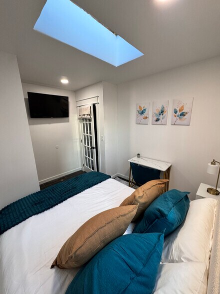 Building Photo - 212 Culver Ave