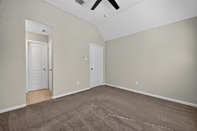 Building Photo - 11603 Oak Lake Park Dr