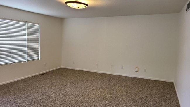 Building Photo - 1321 Red Mountain Dr