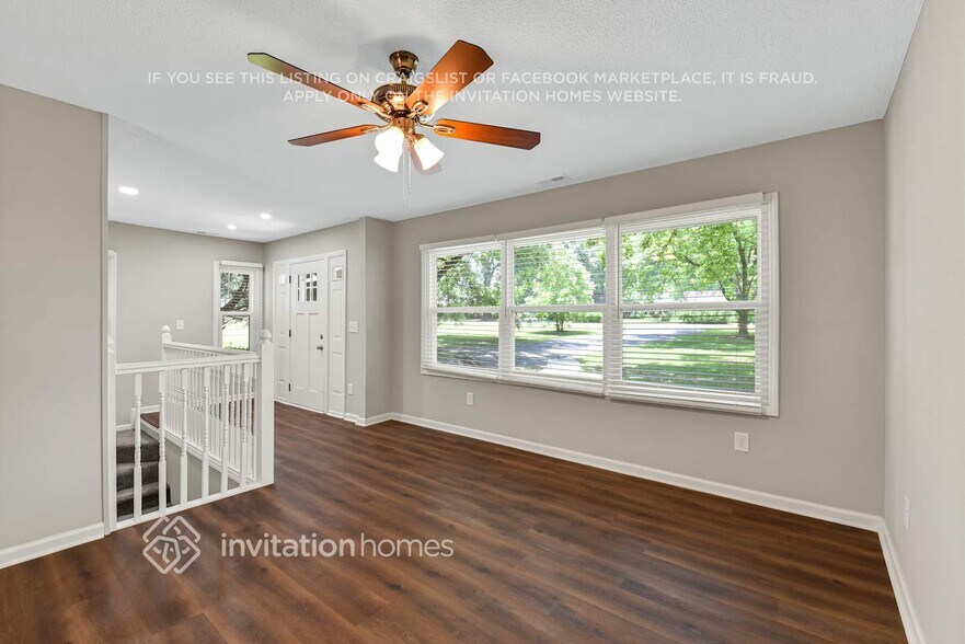 Building Photo - 2221 Gemway Dr