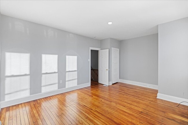 Building Photo - 1602 Pershing St