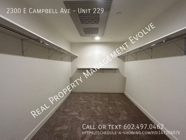 Building Photo - Luxurious Living In This High-end Condo! *...