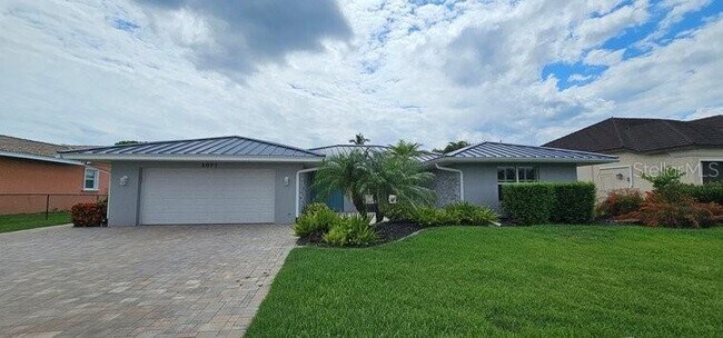 Building Photo - 2871 Coral Way