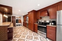 Building Photo - 183 Forest St