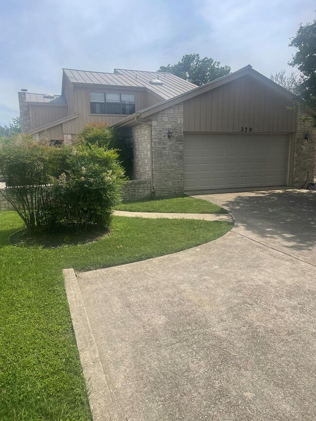 Building Photo - 379 Englewood Dr