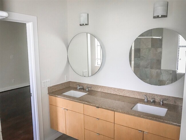 Building Photo - 1019 Bonner St