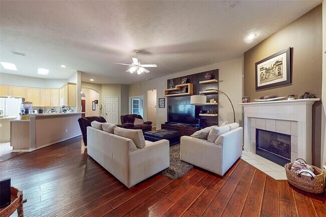 Building Photo - 127 S Abram Cir