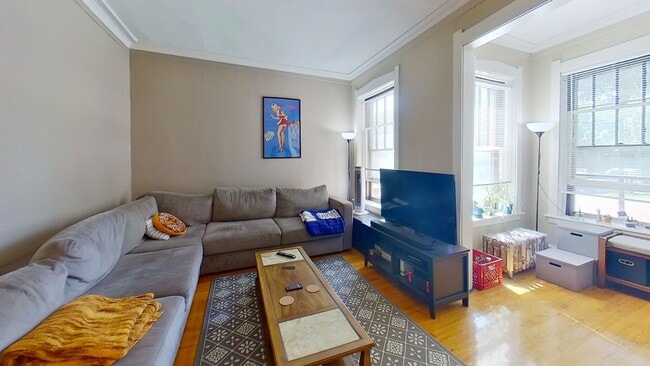 Building Photo - 801 Monroe St