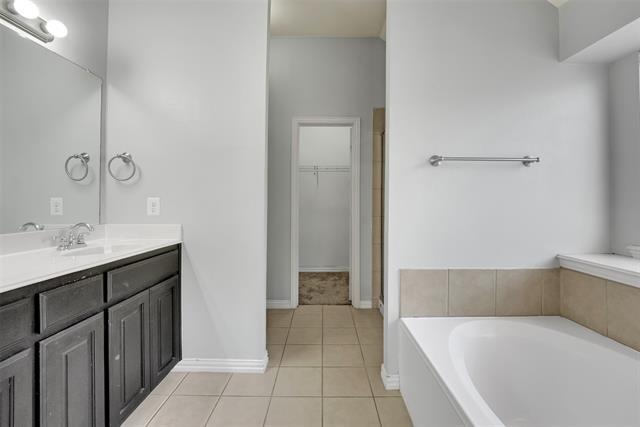 Building Photo - 734 Brazos Way